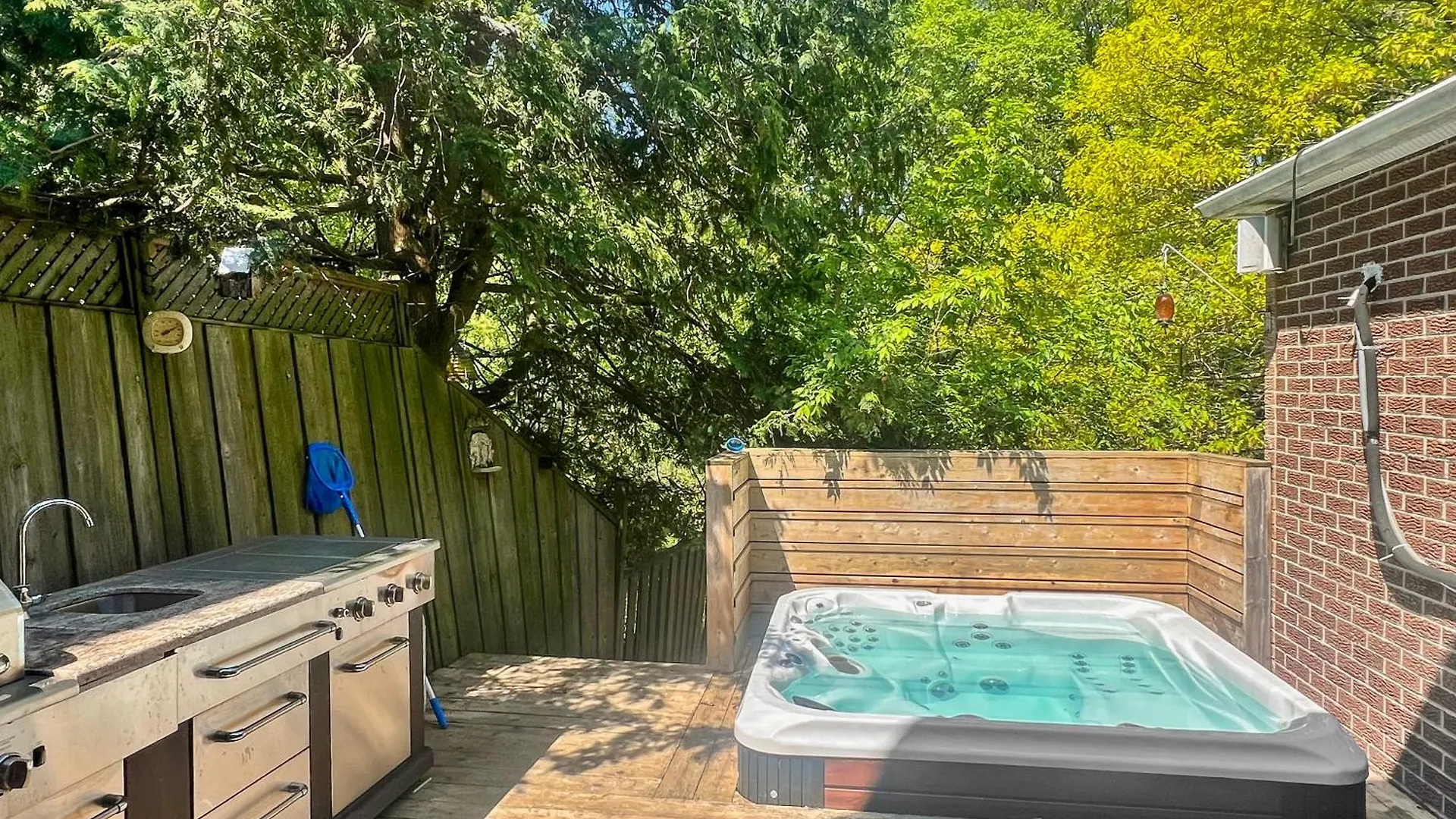 Hot Tub Haven Villa Toronto