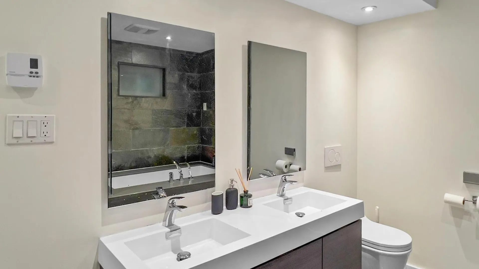 Hot Tub Haven Villa Toronto